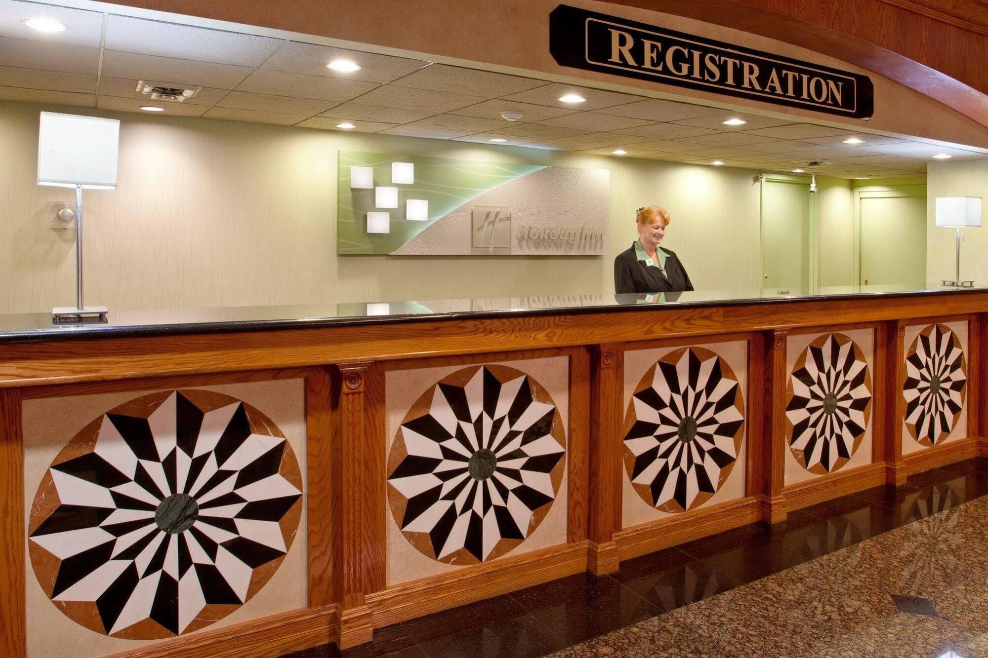 Wyndham Garden Southgate Hotel Exterior foto